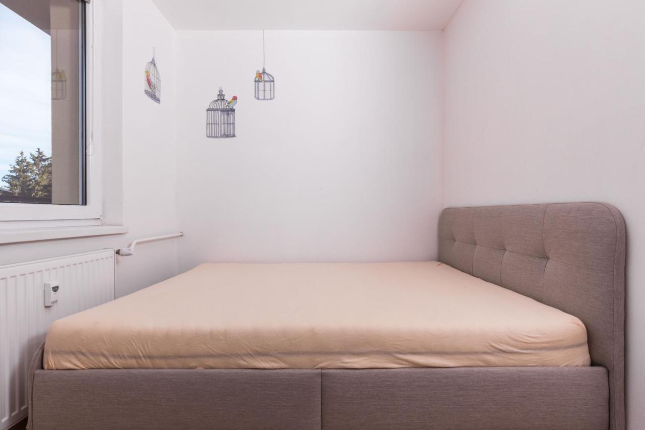 Netflix & Wifi Free Dvojizbovy Byt Blizko Centra - 24H Self Check-In Банска-Бистрица Экстерьер фото